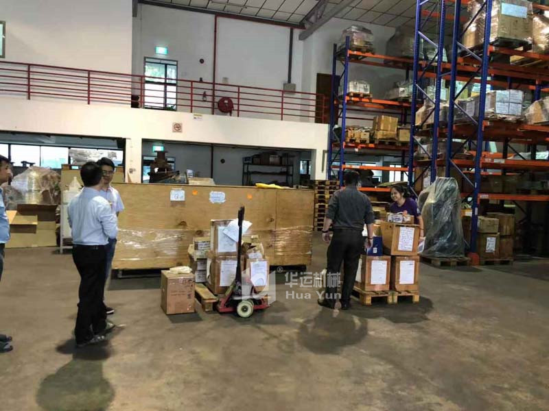 公司領導及技術人員前往新加坡考察調研