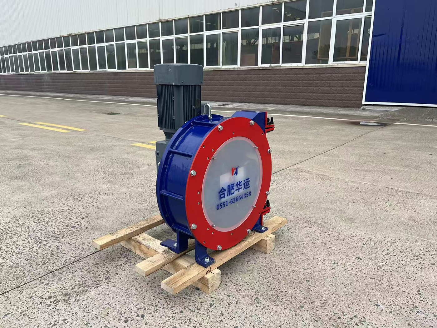 合肥華運機械為國內某知名企業定制的軟管泵即將交付使用